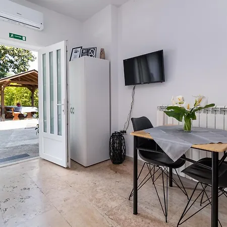 Holiday Apartment Mima Opatija Exterior photo